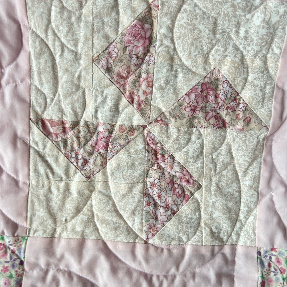 Pink and White Quilted Bedspread - Picture 4 of 10